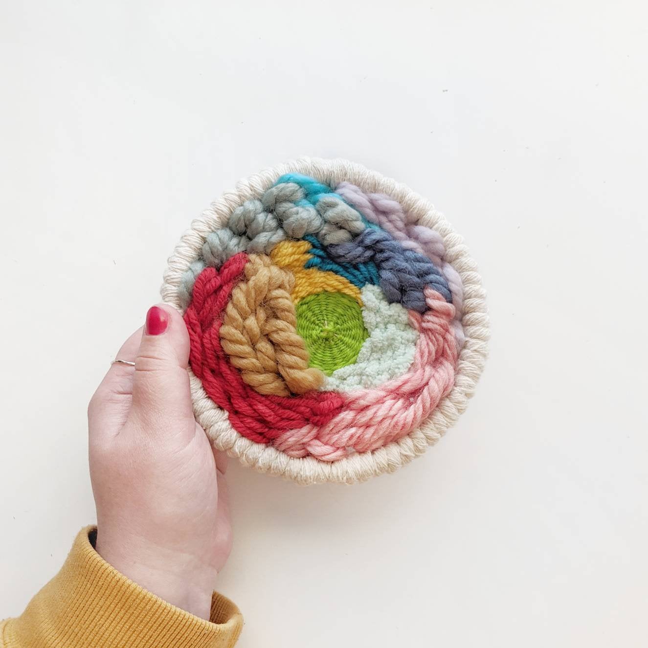 Children's Round Weaving Beginners Kit - Woven Wall Hanging Tutorial