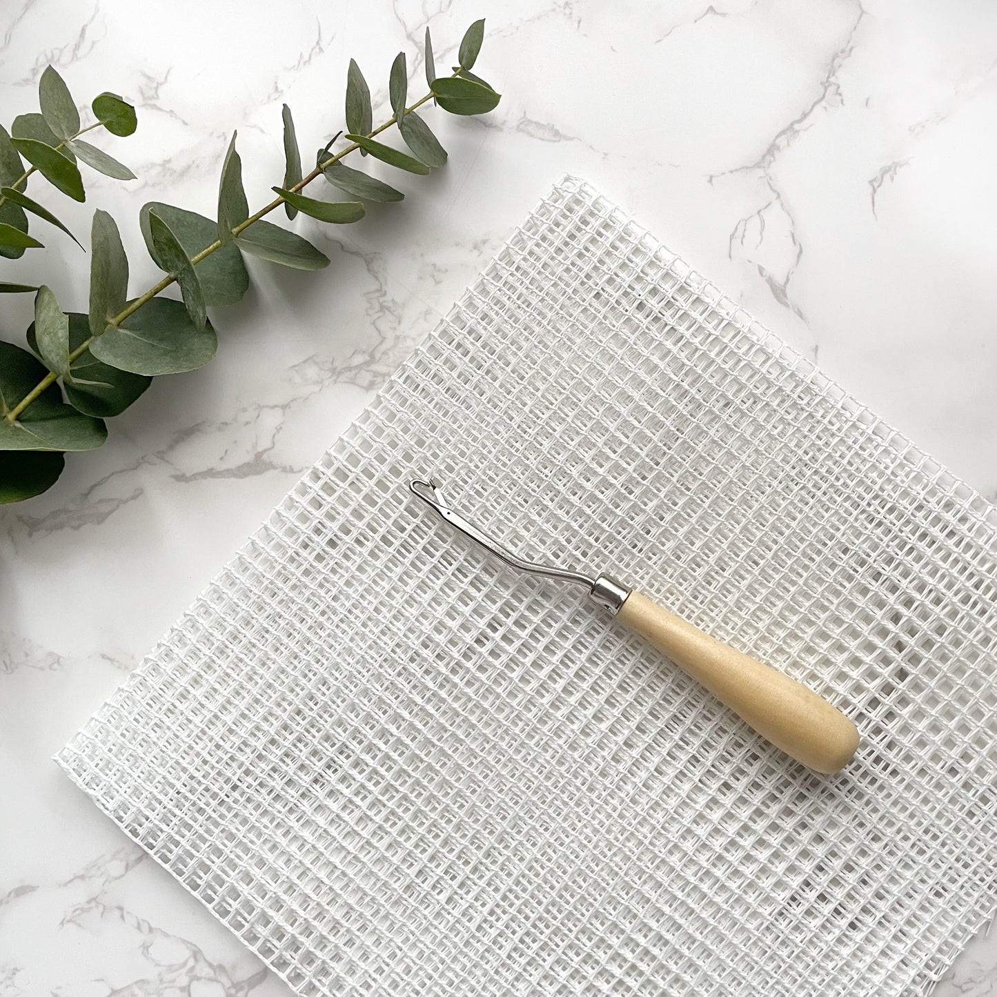 Latch/Locker Hook Mesh Canvas & Tools